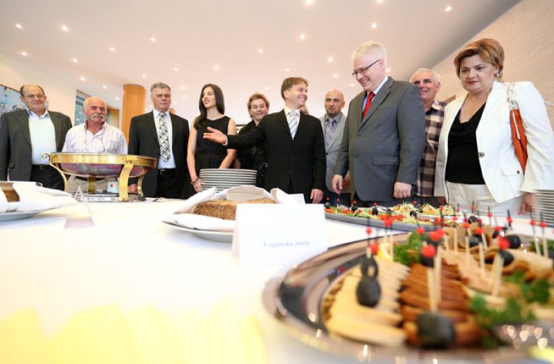 Zagreb - mojzagreb.info, Politika - PANTOVČAK: Danas veganski menu kod predsjednika Josipovića