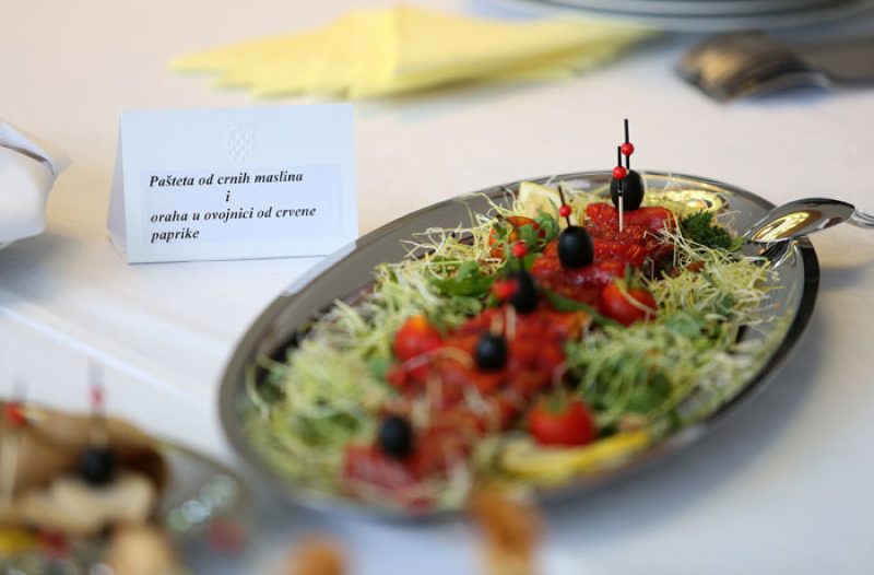 Zagreb - mojzagreb.info, Politika - PANTOVČAK: Danas veganski menu kod predsjednika Josipovića