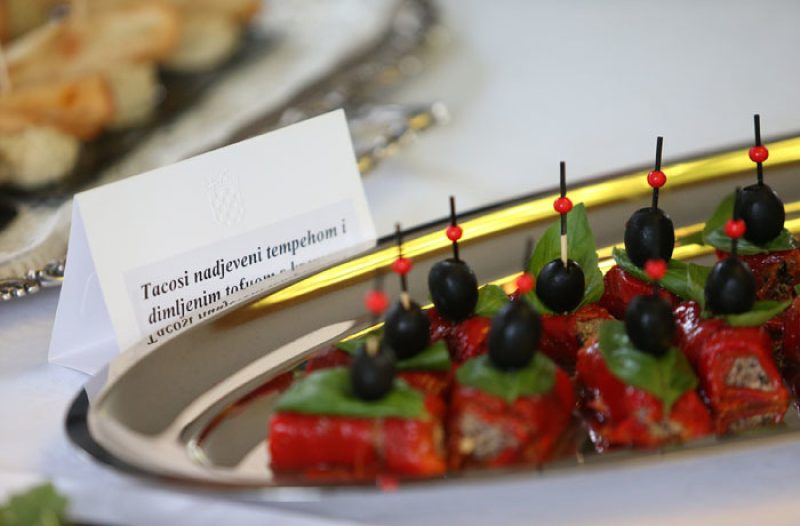 Zagreb - mojzagreb.info, Politika - PANTOVČAK: Danas veganski menu kod predsjednika Josipovića