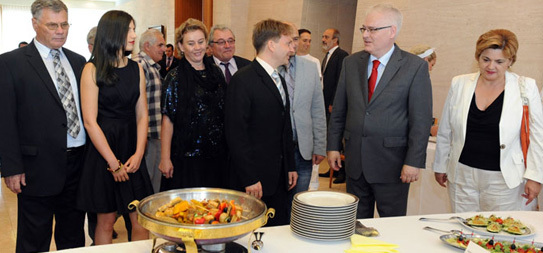 Zagreb - mojzagreb.info, Politika - PANTOVČAK: Danas veganski menu kod predsjednika Josipovića