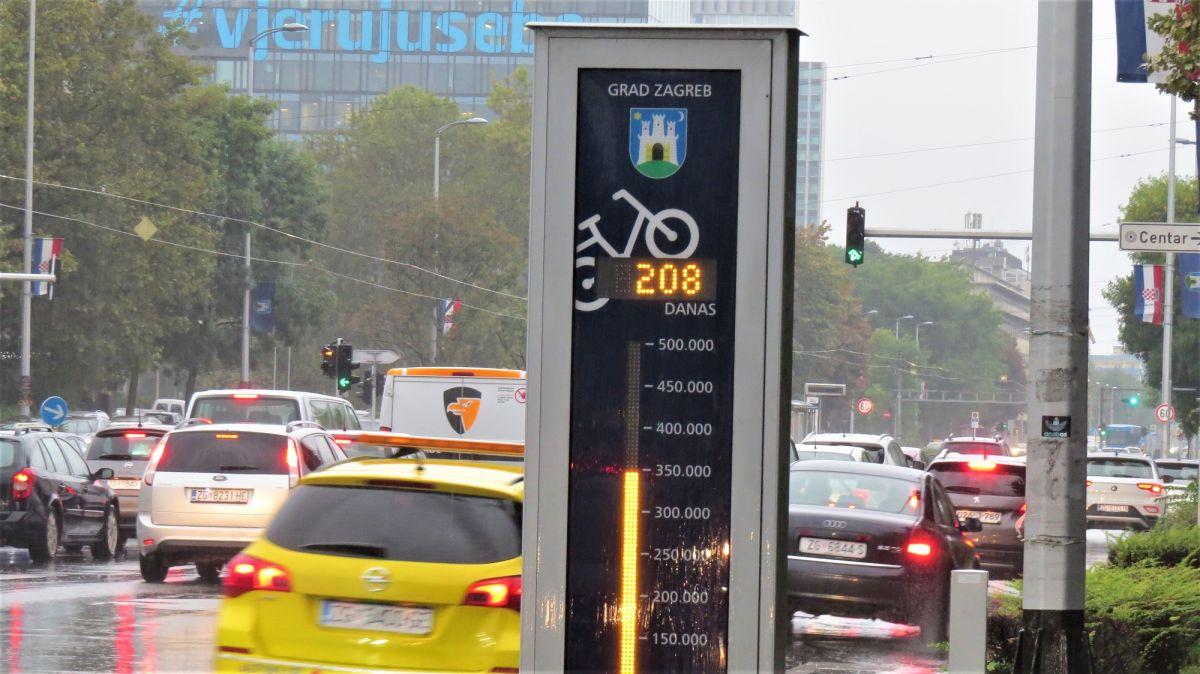 Zagreb - mojzagreb.info, Politika - HSLS Zagreb - Tomaševićev sustav javnog prijevoza i jurnjave biciklista u Zagrebu kolabirao, građani se osjećaju nesigurno i nezaštićeno