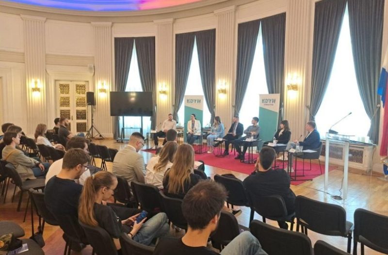 Zagreb - mojzagreb.info - Mladi HDZ-a, SDP-a, IDS-a, DP-a, MOST-a i MOŽEMO! potpisali Memorandum o suzdržavanju od govora mržnje