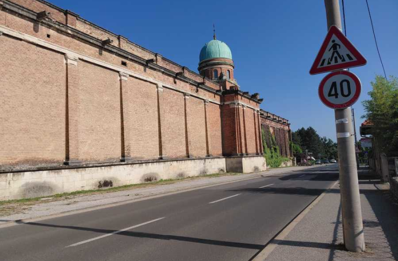 Zagreb - mojzagreb.info - Građani od ministra nisu dobili ispriku, iako su mu  od svoje plaće, platili ministarsku plaću, automobil, gorivo, vozača i njegovo odijelo, cipele... - piše Dragica Trumbetaš