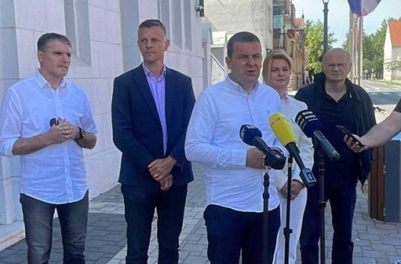 Zagreb - mojzagreb.info, Politika - U Bjelovaru Fair Play lista 9. Valter Flego i Gabriela Bošnjak u gostima kod Darja Hrebaka