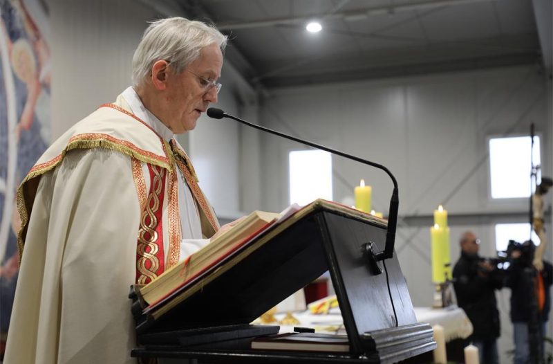 Zagreb - mojzagreb.info, Obavijesti - U Zagrebu Betlehemsko svjetlo uneseno u Bogoslužni prostor bl. Alojzija Stepinca