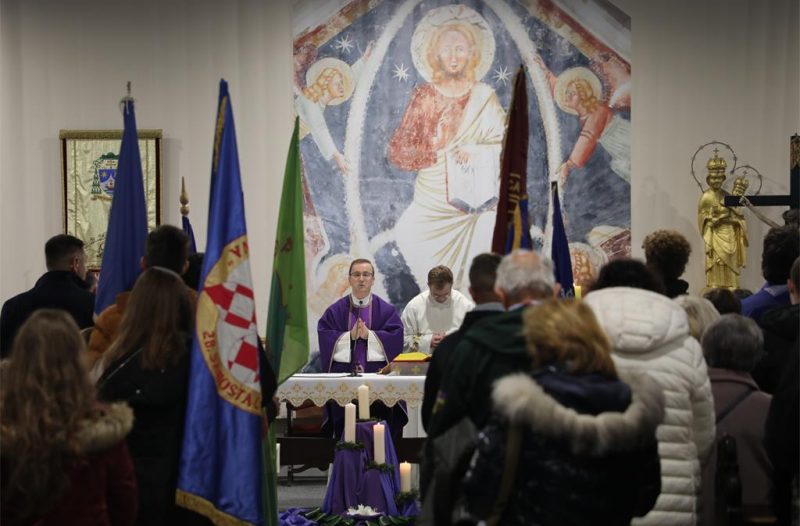 Zagreb - mojzagreb.info, Obavijesti - U Zagrebu Betlehemsko svjetlo uneseno u Bogoslužni prostor bl. Alojzija Stepinca