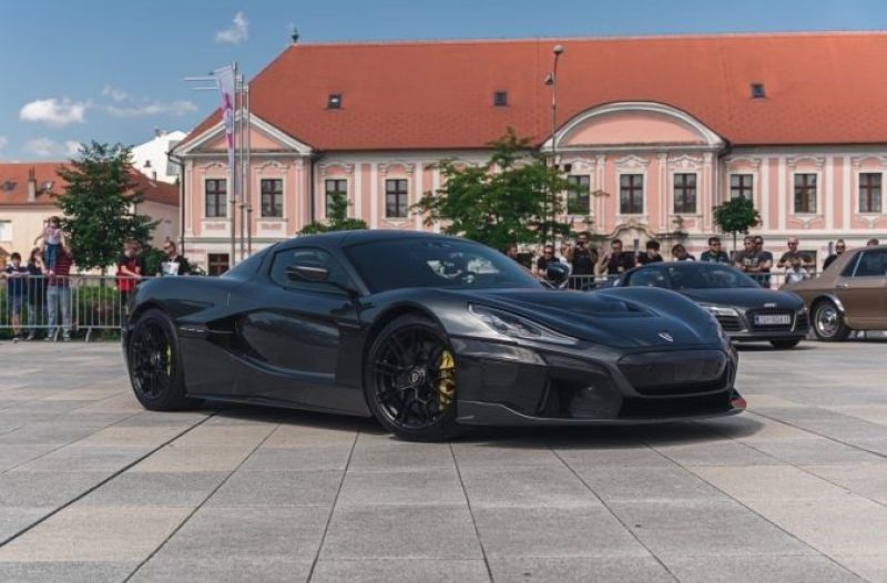 Zagreb - mojzagreb.info, Sport - NEVERA JE NEPOBJEDIVA Rimac Nevera brža čak i od aviona!