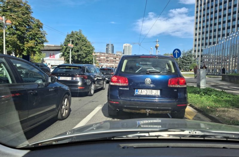 Zagreb - mojzagreb.info - Apeliramo na oprez i kulturu prometa sviju sudionika na raskrižju Savska / Ulica grada Vukovara