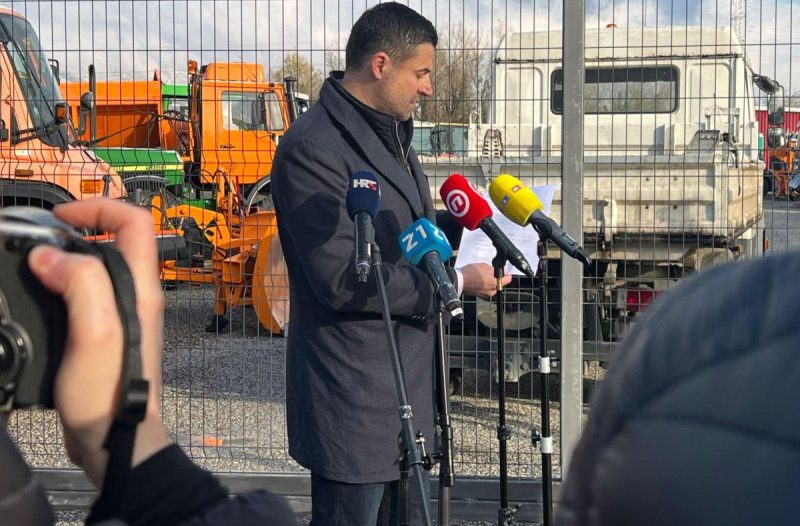 Zagreb - mojzagreb.info, Politika - Davor Bernardić razotkrio Tomaševića - Zapisnik je dokaz da je natječaj za zimsku službu namješten