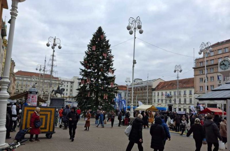 Zagreb - mojzagreb.info - Za održavanja manifestacije "Advent u Zagrebu" moguće su obustave i izmjene u tramvajskm prometu