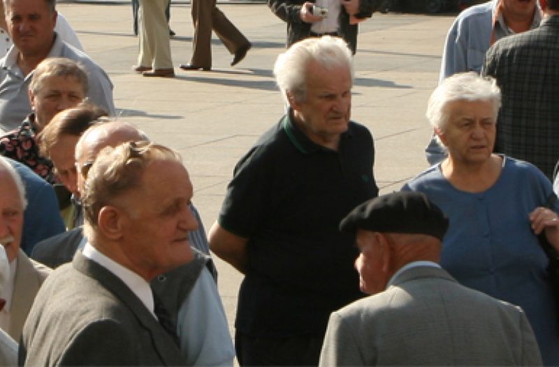 Zagreb - mojzagreb.info - Pomoć umirovljenicima za travanj i 100 kuna uskrsnice